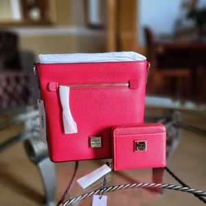 Dooney & Bourke NWT Saffiano Zip Crossbody with Wallet